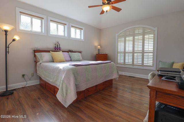 113 Harold Avenue, Swansboro, NC 28584