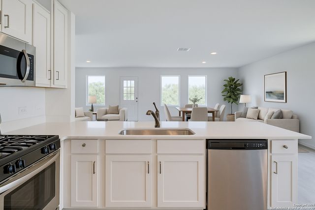 523 Kathleen, San Antonio, TX 78253