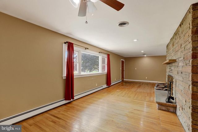 3 WOODCLIFFE DR, Robbinsville, NJ 08690