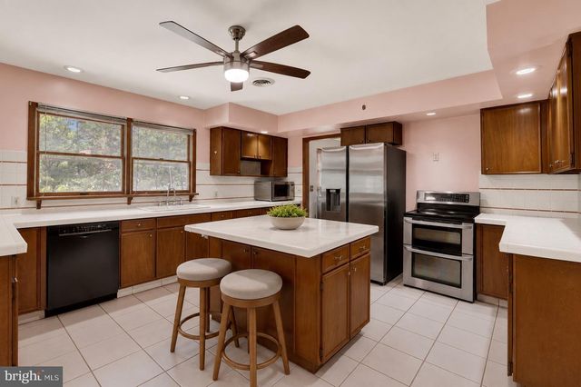 3 WOODCLIFFE DR, Robbinsville, NJ 08690