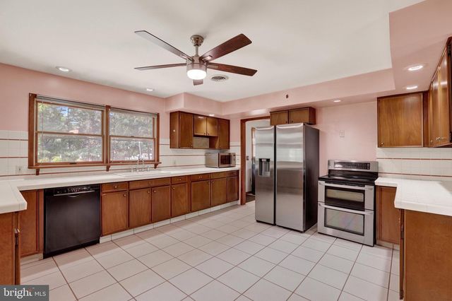 3 WOODCLIFFE DR, Robbinsville, NJ 08690