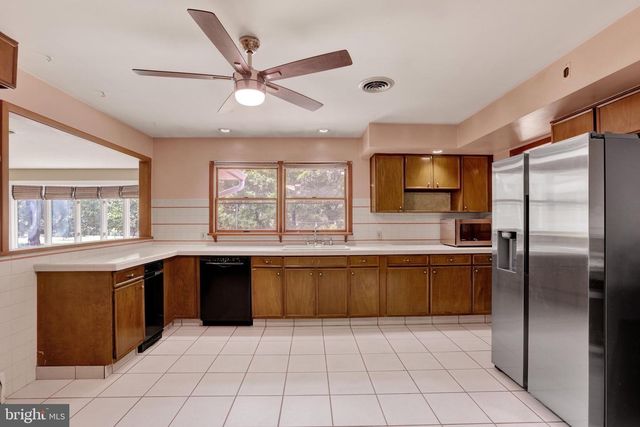 3 WOODCLIFFE DR, Robbinsville, NJ 08690