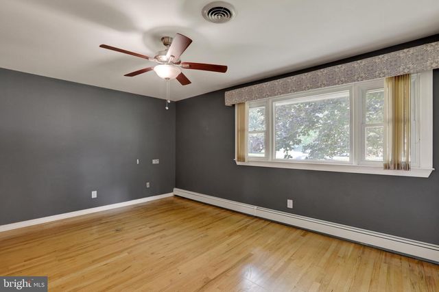 3 WOODCLIFFE DR, Robbinsville, NJ 08690