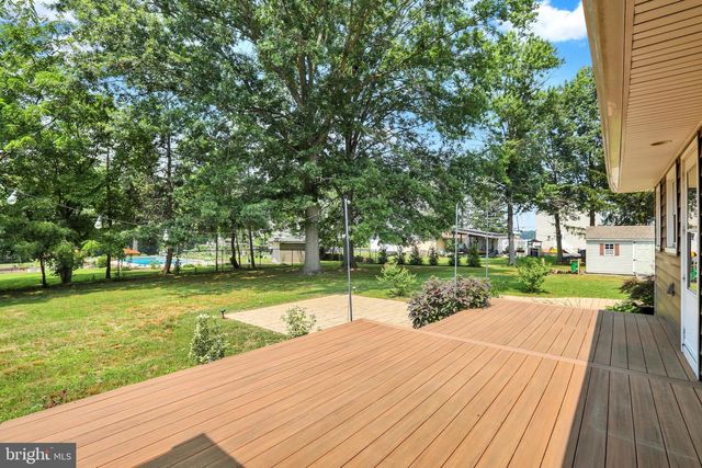 3 WOODCLIFFE DR, Robbinsville, NJ 08690