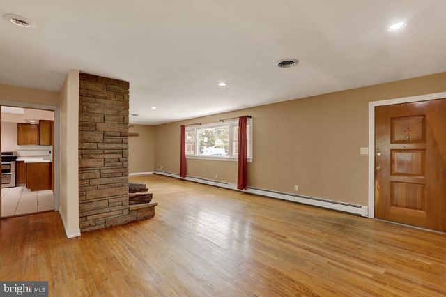 3 WOODCLIFFE DR, Robbinsville, NJ 08690