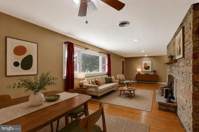 3 WOODCLIFFE DR, Robbinsville, NJ 08690