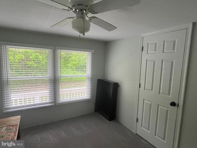 61 ARGYLE AVE, Glen Rock, PA 17327