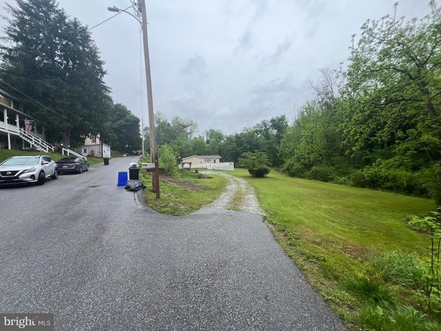 61 ARGYLE AVE, Glen Rock, PA 17327