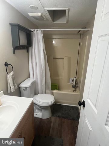 61 ARGYLE AVE, Glen Rock, PA 17327