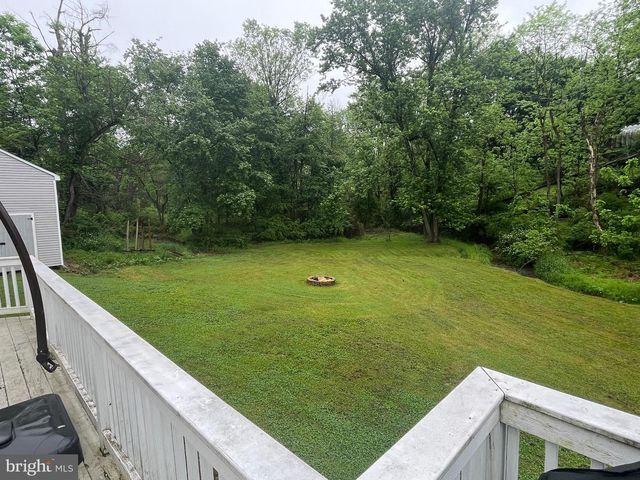 61 ARGYLE AVE, Glen Rock, PA 17327