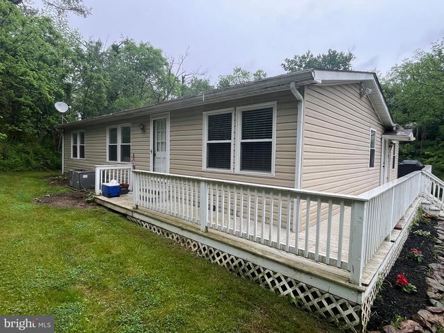 61 ARGYLE AVE, Glen Rock, PA 17327
