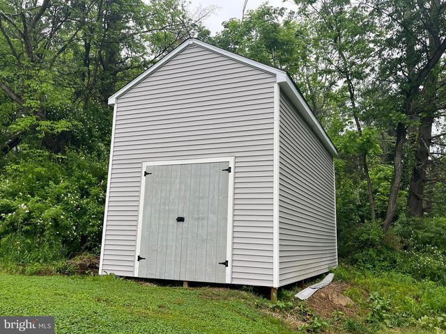 61 ARGYLE AVE, Glen Rock, PA 17327