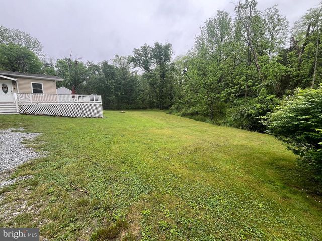 61 ARGYLE AVE, Glen Rock, PA 17327