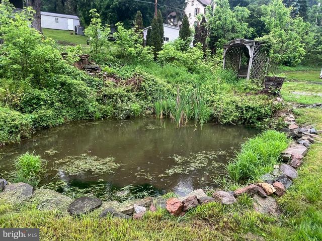 61 ARGYLE AVE, Glen Rock, PA 17327