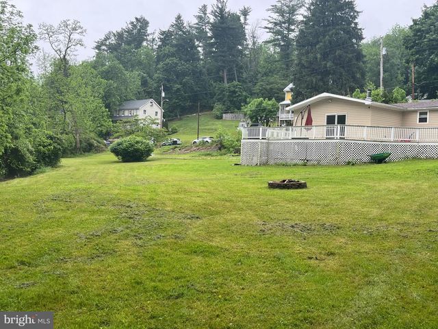 61 ARGYLE AVE, Glen Rock, PA 17327