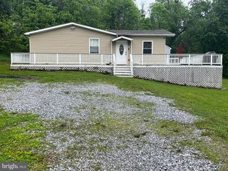 61 ARGYLE AVE, Glen Rock, PA 17327