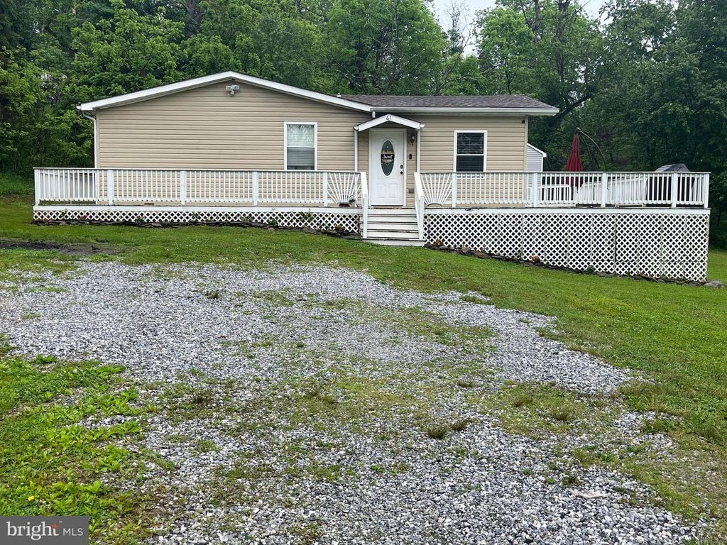 61 ARGYLE AVE, Glen Rock, PA 17327
