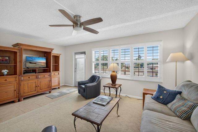 334 Dover B, West Palm Beach, FL 33417