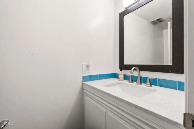 3039 E Harbor Boulevard, Ventura, CA 93001