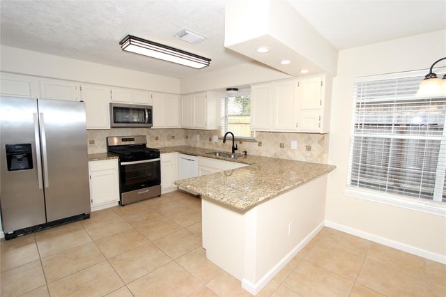 2731 Colony Drive, Sugar Land, TX 77479