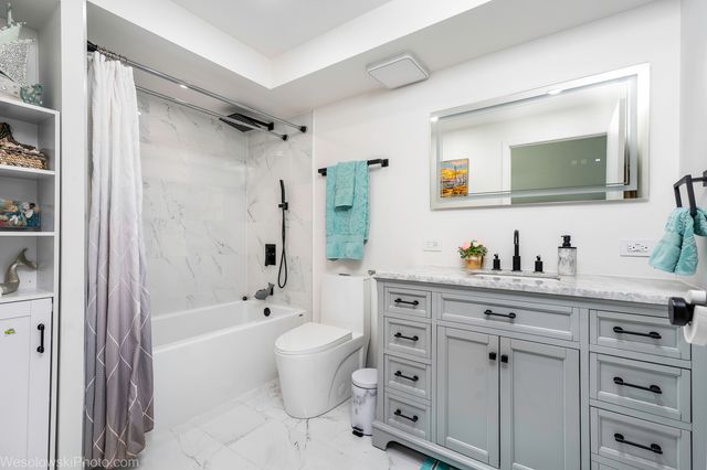 4106 N Narragansett Avenue 208, Chicago, IL 60634