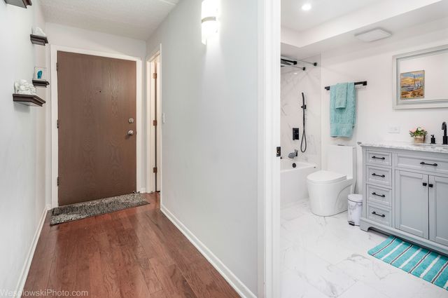 4106 N Narragansett Avenue 208, Chicago, IL 60634