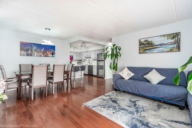 4106 N Narragansett Avenue 208, Chicago, IL 60634