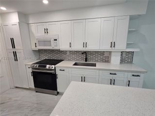 1550 NE 191st St 105-B, Miami, FL 33179
