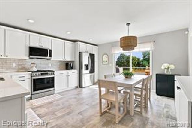 7269 Wildflower Ct Court, Grand Blanc, MI 48439