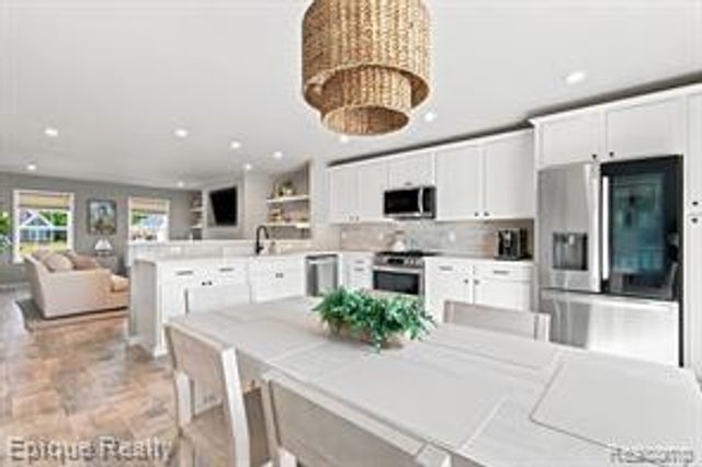 7269 Wildflower Ct Court, Grand Blanc, MI 48439