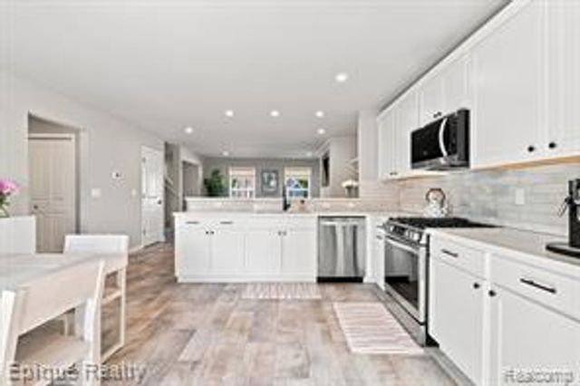 7269 Wildflower Ct Court, Grand Blanc, MI 48439