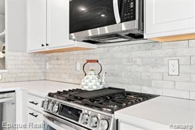 7269 Wildflower Ct Court, Grand Blanc, MI 48439