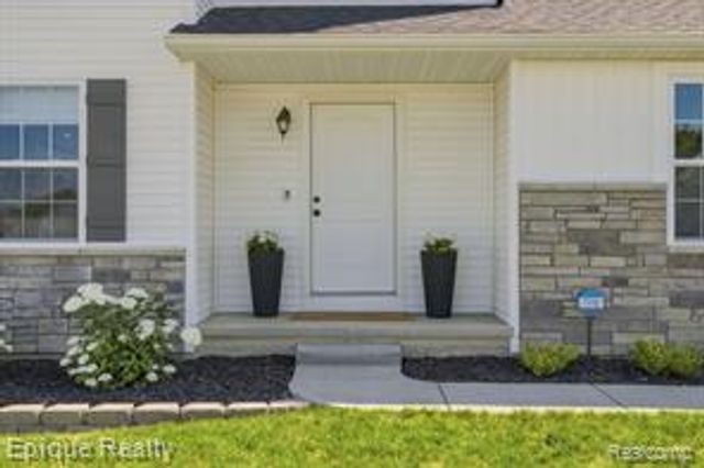7269 Wildflower Ct Court, Grand Blanc, MI 48439