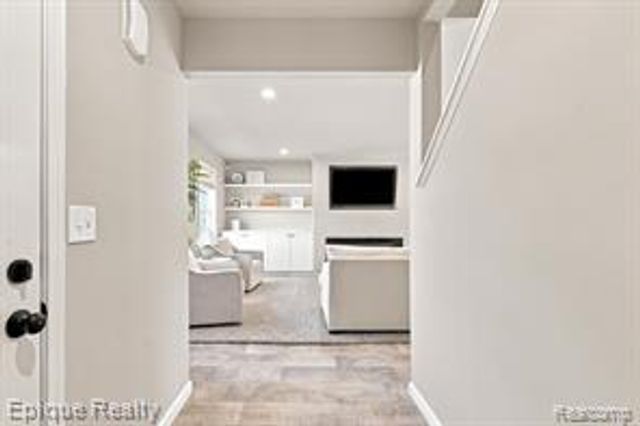 7269 Wildflower Ct Court, Grand Blanc, MI 48439