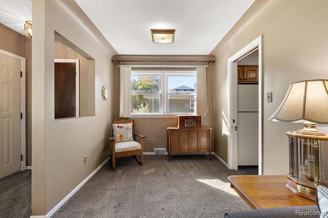 18001 Floral Street, Livonia, MI 48152