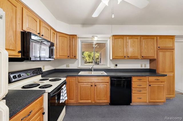 18001 Floral Street, Livonia, MI 48152