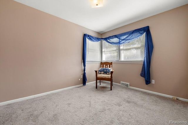 18001 Floral Street, Livonia, MI 48152