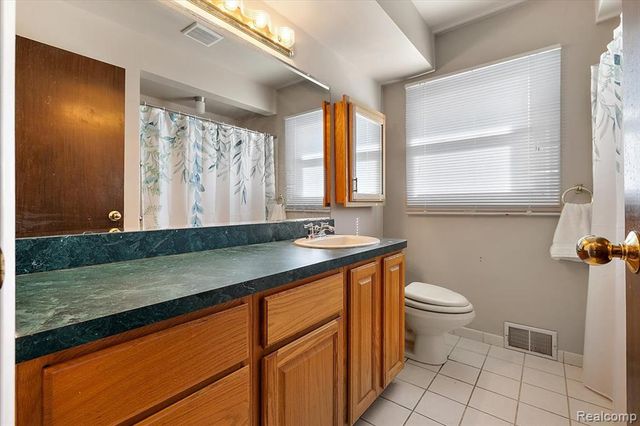 18001 Floral Street, Livonia, MI 48152