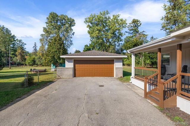 18001 Floral Street, Livonia, MI 48152