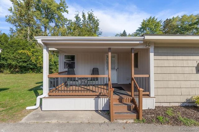 18001 Floral Street, Livonia, MI 48152