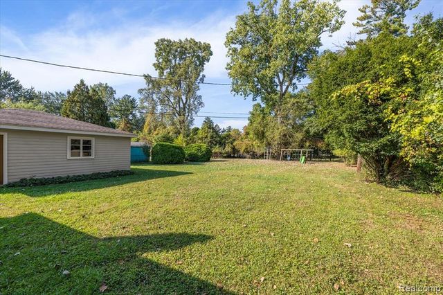 18001 Floral Street, Livonia, MI 48152