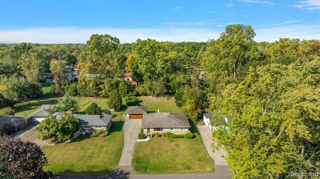 18001 Floral Street, Livonia, MI 48152