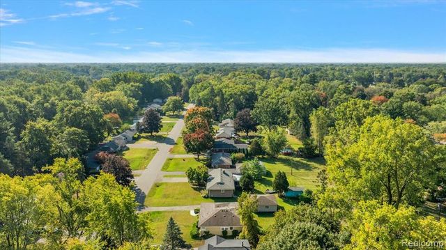 18001 Floral Street, Livonia, MI 48152