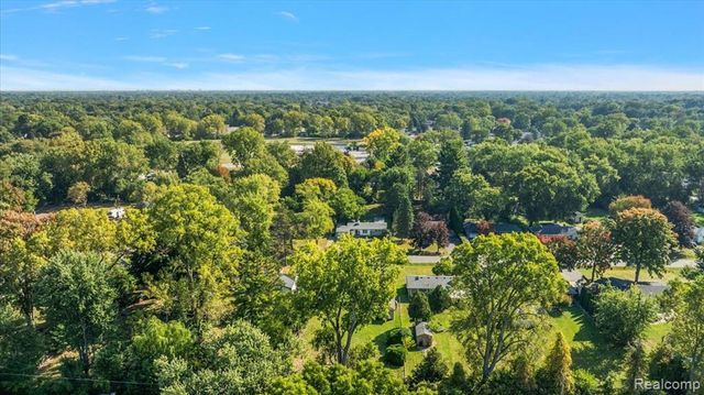 18001 Floral Street, Livonia, MI 48152