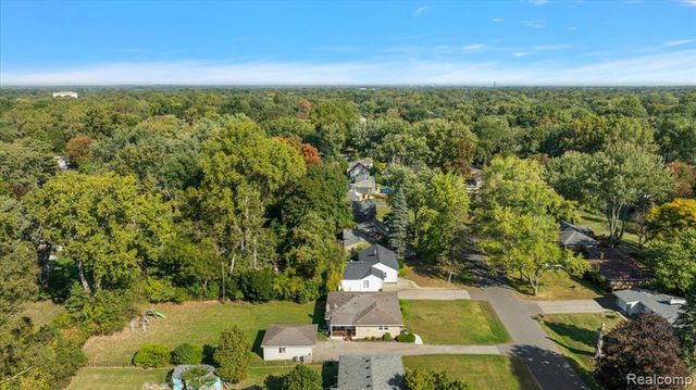 18001 Floral Street, Livonia, MI 48152