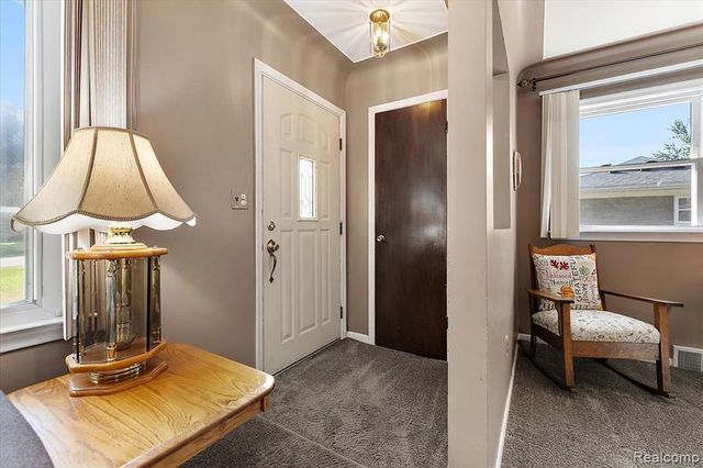 18001 Floral Street, Livonia, MI 48152