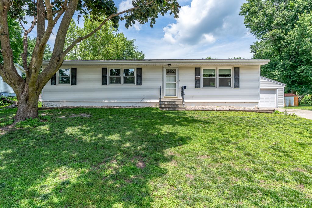 1105 Mark Street, Colona, IL 61241