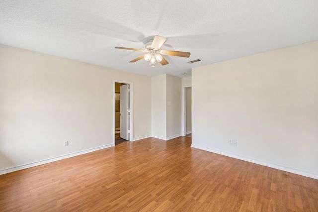 709 Stonebrooke Drive, Burleson, TX 76028