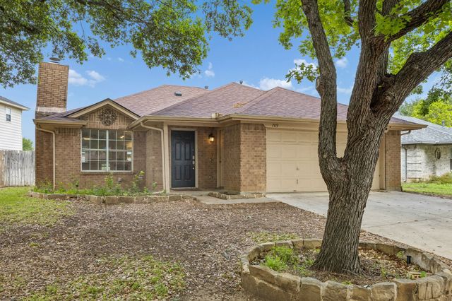 709 Stonebrooke Drive, Burleson, TX 76028