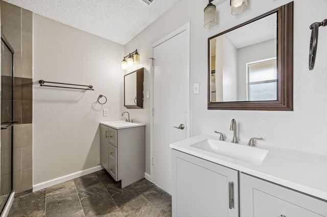 709 Stonebrooke Drive, Burleson, TX 76028